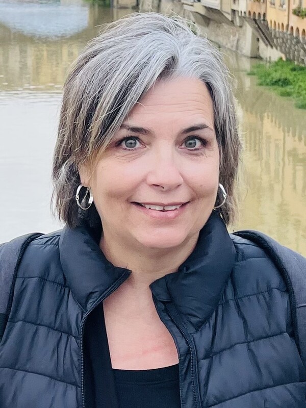 Headshot of Valerie McWhinnie
