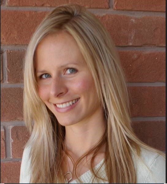 Headshot of Dr. Amanda Binns