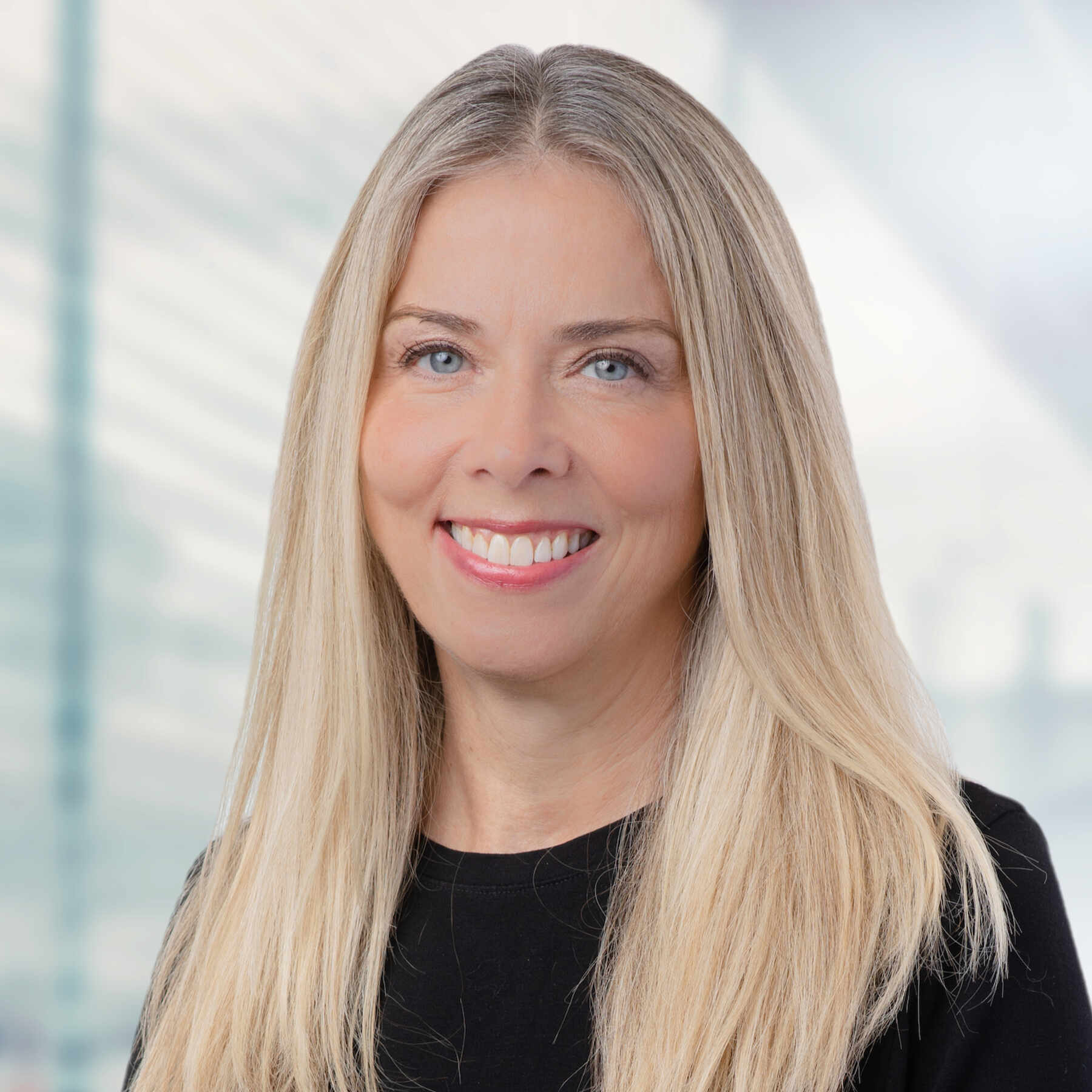 Esther Waugh's headshot